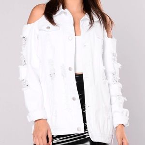 FASHIONNOVA RIPPED DENIM JACKET M
